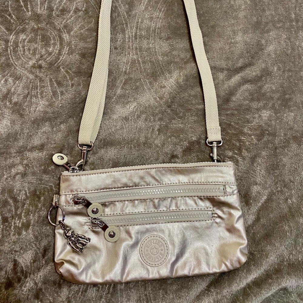 Kipling crossbody in gold